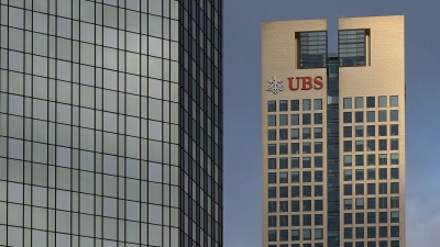 Ein Pariser Berufungsgericht hat die Vorwürfe des Steuerbetrugs gegen die Schweizer Großbank UBS neu aufgerollt. (Foto: Julia Cebella/dpa)