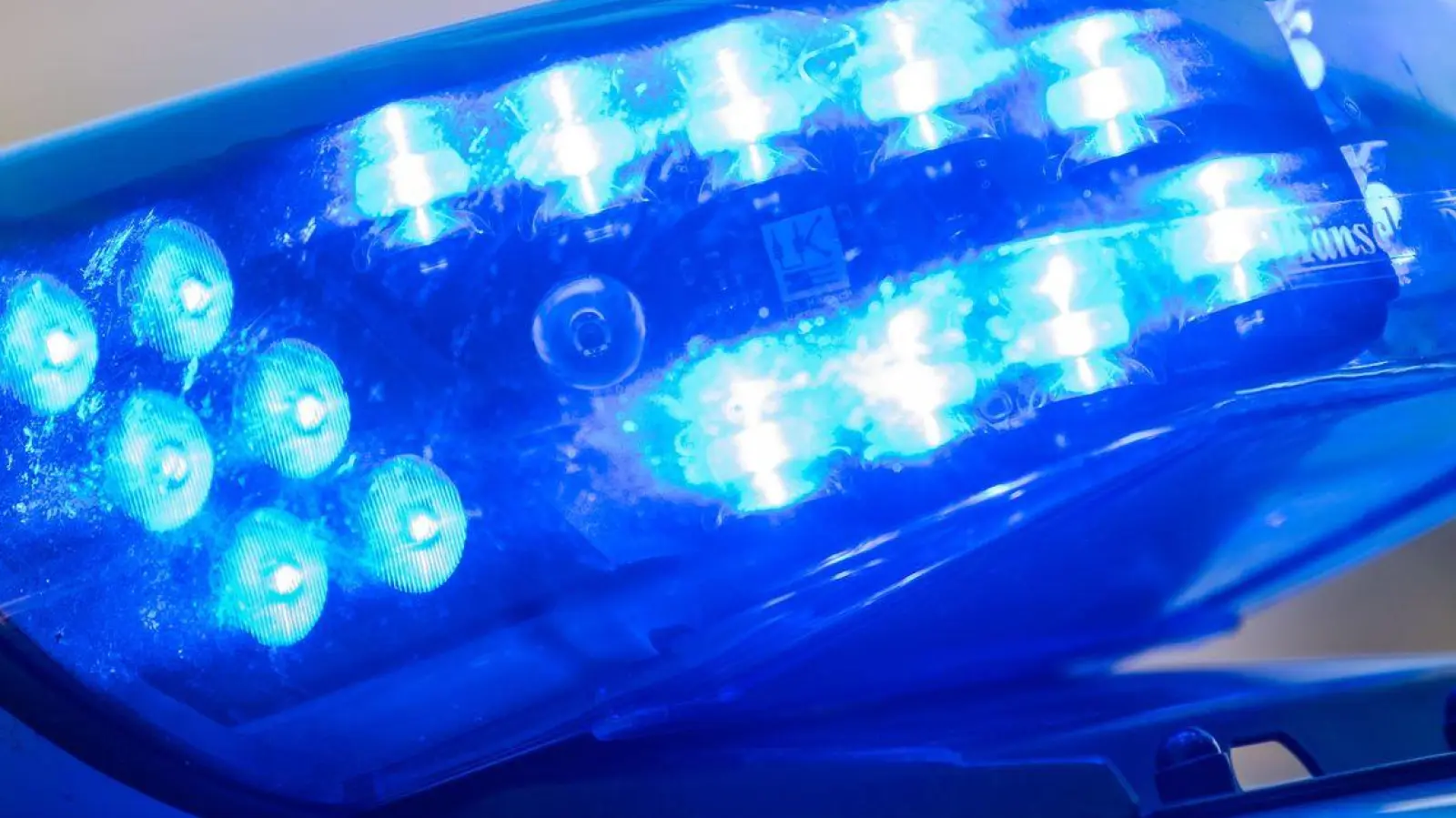 Die Polizei ermittelt und sucht nach Hinweisen. (Symbolbild) (Foto: Lino Mirgeler/dpa)