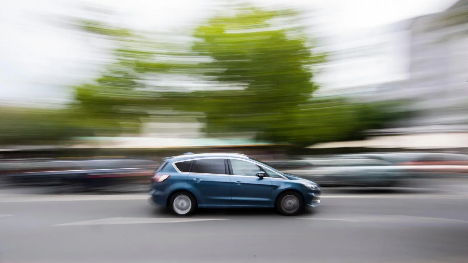 Mobile.de zählt zu den großen Fahrzeugbörsen in Deutschland. (Foto: Julian Stratenschulte/dpa/dpa-tmn)