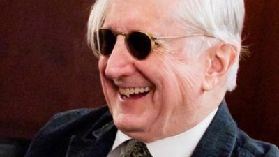 Die Arbeit an „Look Up“ mit T Bone Burnett machte dem Ex-Beatle Ringo Starr (links) so viel Spaß, dass er jetzt nachlegt. (Foto: Scott Ritchie/Universal Music/dpa)