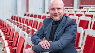 Bei der Gestaltung des Spielplans bescheinigte die Jury dem Regensburger Intendanten Sebastian Ritschel Mut und Innovationskraft. (Archivbild) (Foto: Armin Weigel/dpa)