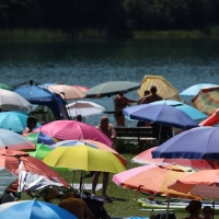Am Samstag stiegen die Temperaturen mancherorts über 40 Grad in Bayern.  (Foto: Karl-Josef Hildenbrand/dpa)