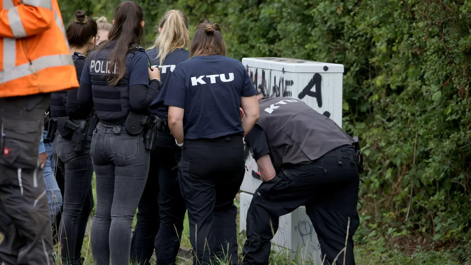 Weiterer Brandanschlag auf Bahnstrecke in Düsseldorf. (Foto: Christoph Reichwein/dpa)