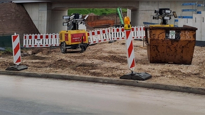 Auf einer Baustelle am „alten Bahnübergang” wurden größeres Bahnzubehör entwendet. (Symbolbild: Johannes Hirschlach)