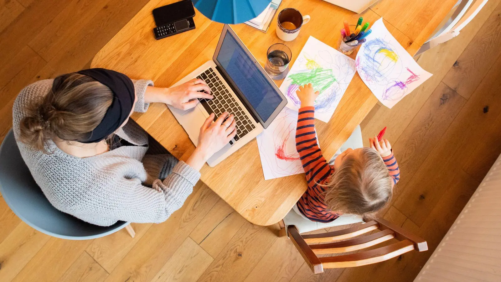 Im Bewerbungsverfahren muss man den potenziellen Arbeitgeber nicht über seinen Familienstand informieren. (Foto: Julian Stratenschulte/dpa/dpa-tmn)