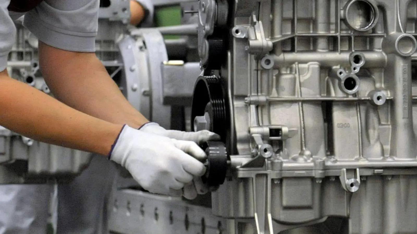 Deutsche Autozulieferer schätzen die eigene Lage zumeist deutlich besser ein als die der Brache. IArchivfoto) (Foto: Martin Schutt/dpa-Zentralbild/dpa)