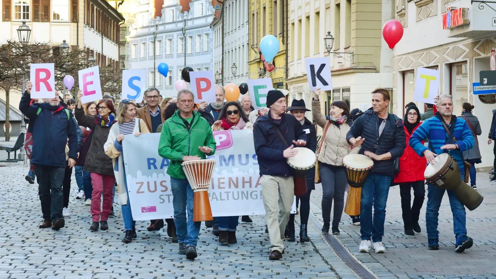 „Kurz vor 12” heißt am Samstag eine Aktion unter freiem Himmel gegen Rassismus. Die bisher letzte dieser Art, hier auf unserem Bild, fand im März 2019 statt. (Archivbild: Jim Albright)