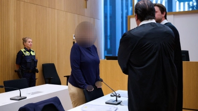 Domina vor Gericht: Laut Anklage soll sie einen langjährigen Kunden aus Habgier ermordet haben. (Foto: Sven Hoppe/dpa)