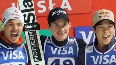 Neuer Hoffnungsträger der deutschen Skispringer: Philipp Raimund (l).  (Foto: Grzegorz Momot/PAP/dpa)