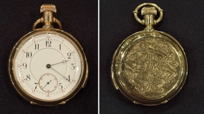 Eine goldene Titanic-Taschenuhr wurde für den Rekordpreis von mehr als 2 Millionen Euro versteigert. (Handout) (Foto: -/Henry Aldridge And Son Ltd/PA Media/dpa)
