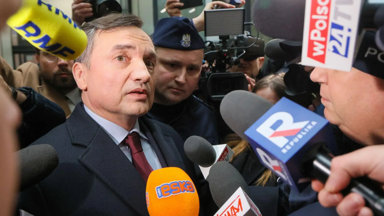 Polens früherer Justizminister Zbigniew Ziobro, den die Staatsanwaltschaft festnehmen will. (Archivbild) (Foto: Rafal Guz/PAP/dpa)