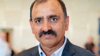 Der Taxifahrer Muhammad Afzal ist mit der Rettungsmedaille des Landes Baden-Württemberg ausgezeichnet worden. (Foto: Uwe Anspach/dpa)