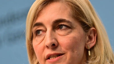 Warnungen von Ärztevertretern vor schlechterer Versorgung und längeren Termin-Wartezeiten weist die Gesundheitsministerin zurück. (Archivbild) (Foto: Sebastian Gollnow/dpa)