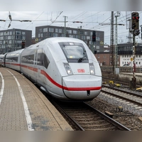 Wegen eines verdächtigen Gegenstands wurden Teile des Ulmer Hauptbahnhofs zeitweise gesperrt. (Symbolfoto) (Foto: Stefan Puchner/dpa)