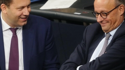 Kanzler und Vizekanzler dürften zufrieden sein mit dem Ergebnis. (Foto: Kay Nietfeld/dpa)