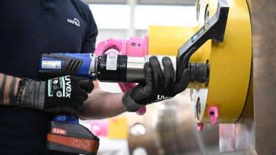 Qualifikation, Bildungsstand und Berufserfahrung sind nach Angaben von Experten wesentliche Faktoren beim Gehalt. (Symbolbild) (Foto: Bernd Weißbrod/dpa)