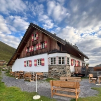 Gut frequentiert war die Potsdamer Hütte in den zurückliegenden Monaten. Aufgrund der Bauarbeiten musste die Sommersaison allerdings früher beendet werden als sonst. (Foto: DAV-Sektion Dinkelsbühl/Brigitte Schmidt)