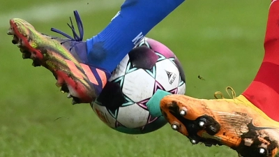 Das Derby zwischen Arberg und Aufkirchen beschließt am Sonntag den 16. Spieltag der Bezirksliga Süd. (Symbolbild: Uli Deck/dpa)