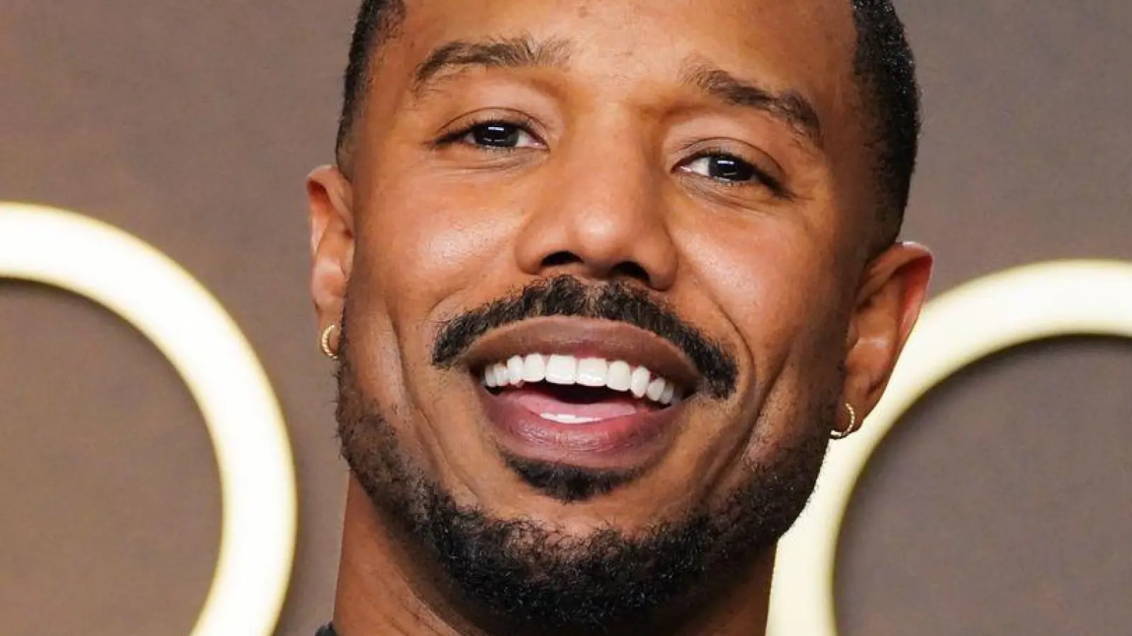 Michael B. Jordan übernimmt eine der Detektiv-Rollen in der Kino-Neuauflage von „Miami Vice“. (Archivbild)  (Foto: Jordan Strauss/Invision/dpa)