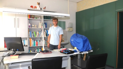 Ornbaus Bürgermeister Marco Meier, hier in den bisherigen Praxisräumen in seiner Stadt, wirbt für das neue medizinische Versorgungszentrum. (Archivbild: Oliver Herbst)