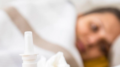 Ein Nasenspray pro Person und Erkältung: Man sollte es nicht teilen oder beim nächsten Mal wieder verwenden. (Foto: Christin Klose/dpa-tmn)