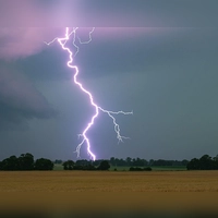 Können schnell aufziehen: Sommerliche Wärmegewitter entstehen oft innerhalb weniger Minuten und erfordern schnelles Handeln. (Foto: Patrick Pleul/dpa)