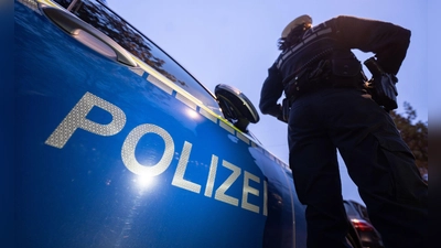 Eine 62-Jährige muss einige Tage ins Gefängnis. (Symbolbild) (Foto: Marijan Murat/dpa)