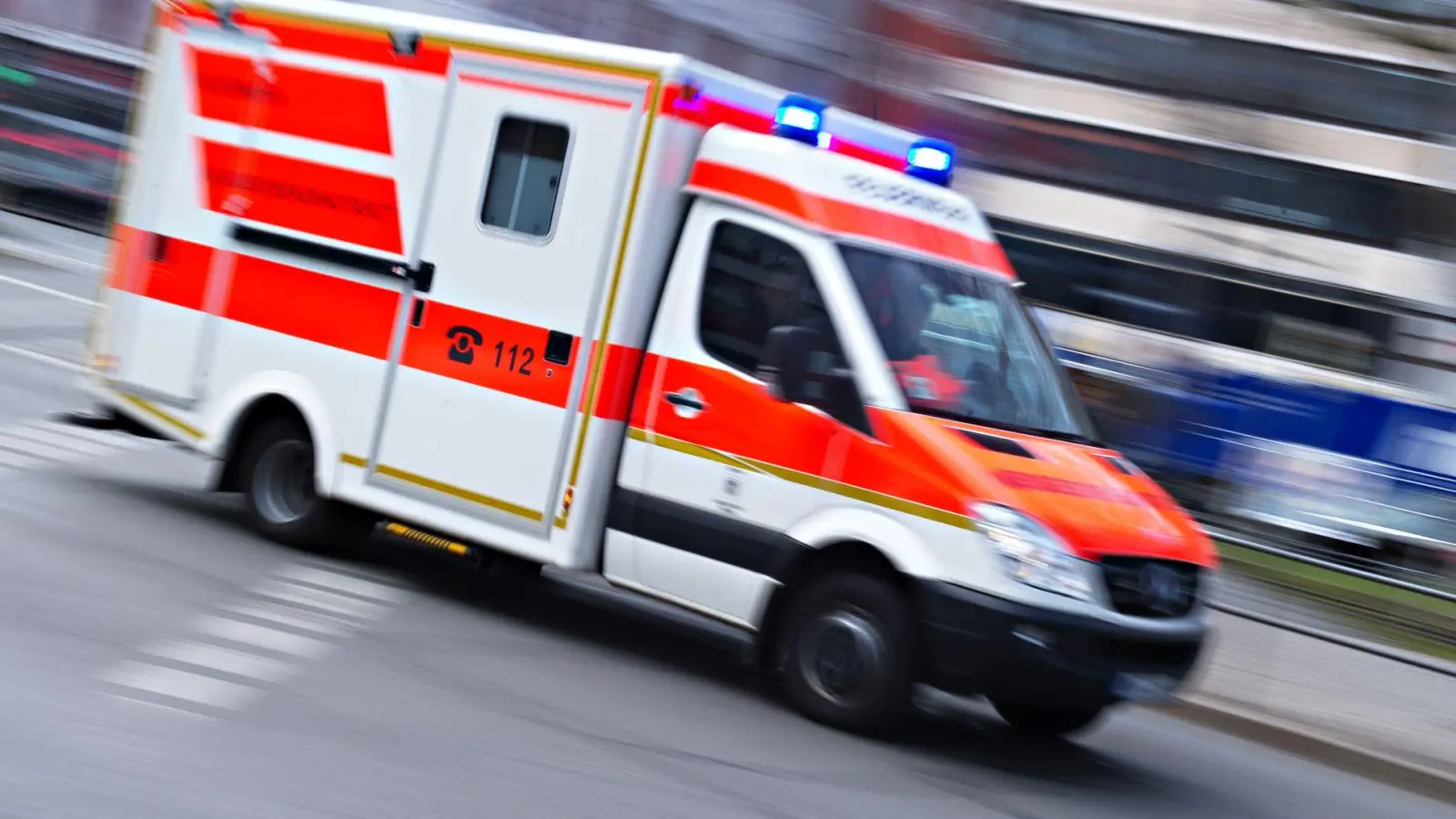 Der 23-Jährige wurde nach seinem Kollaps ins Krankenhaus gebracht. (Symbolbild) (Foto: Nicolas Armer/dpa)