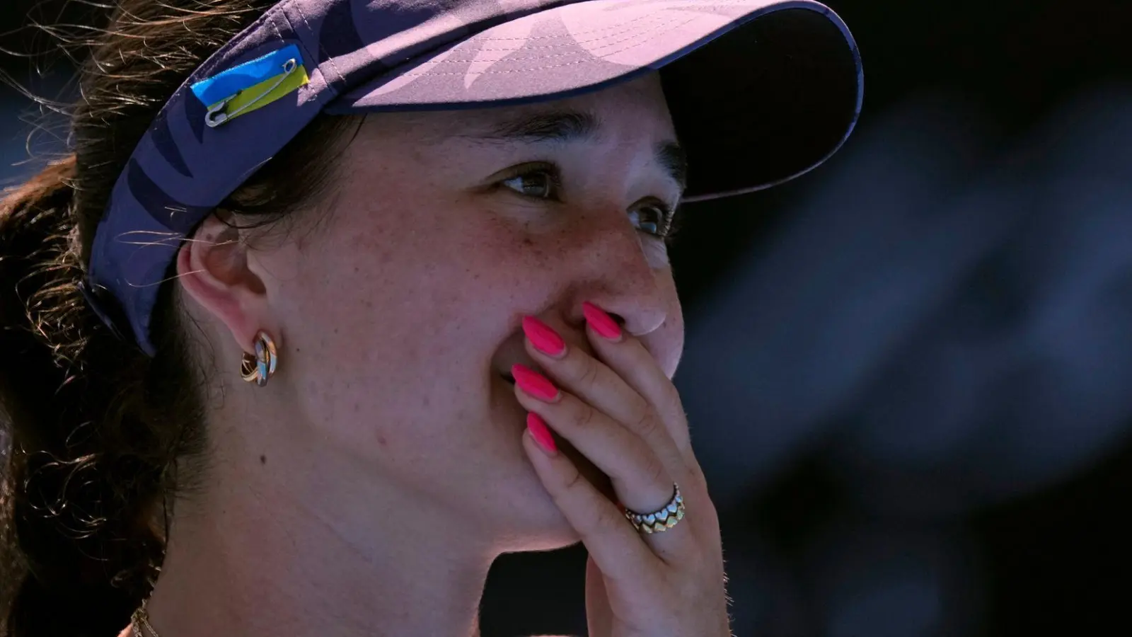 Kann ihren historischen Erfolg bei den Australian Open kaum fassen: Eva Lys. (Foto: Vincent Thian/AP/dpa)