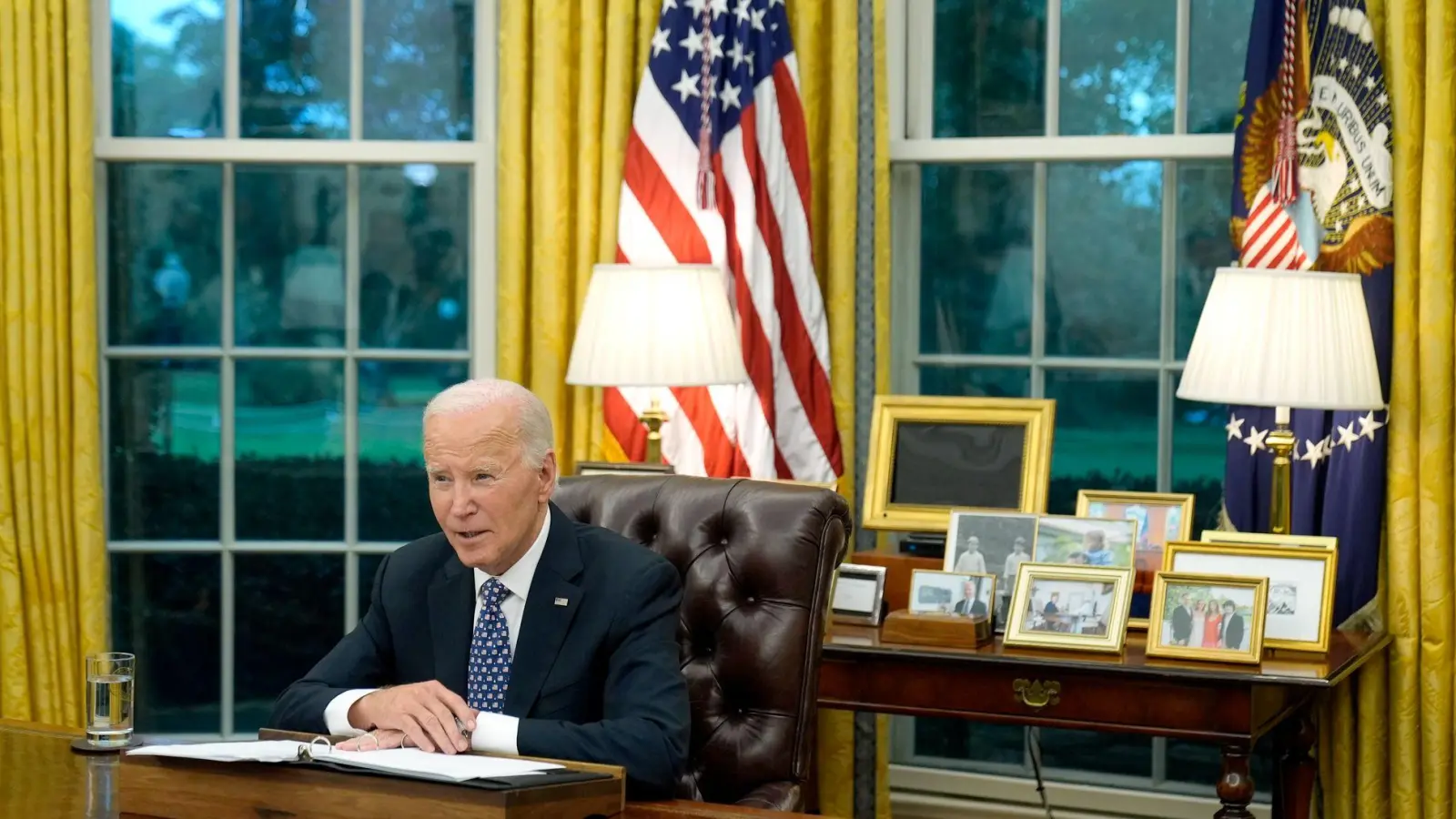 US-Präsident Joe Biden im Oval Office. (Archivbild) (Foto: Mark Schiefelbein/AP/dpa)