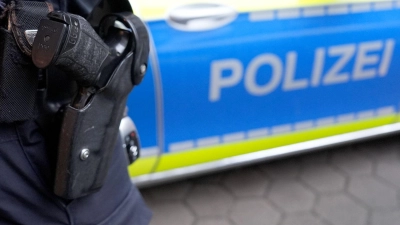 Unangekündigten Besuch von der Polizei haben mehrere Menschen am Mittwochmorgen in Mittelfranken bekommen. (Foto: Marcus Brandt/dpa)