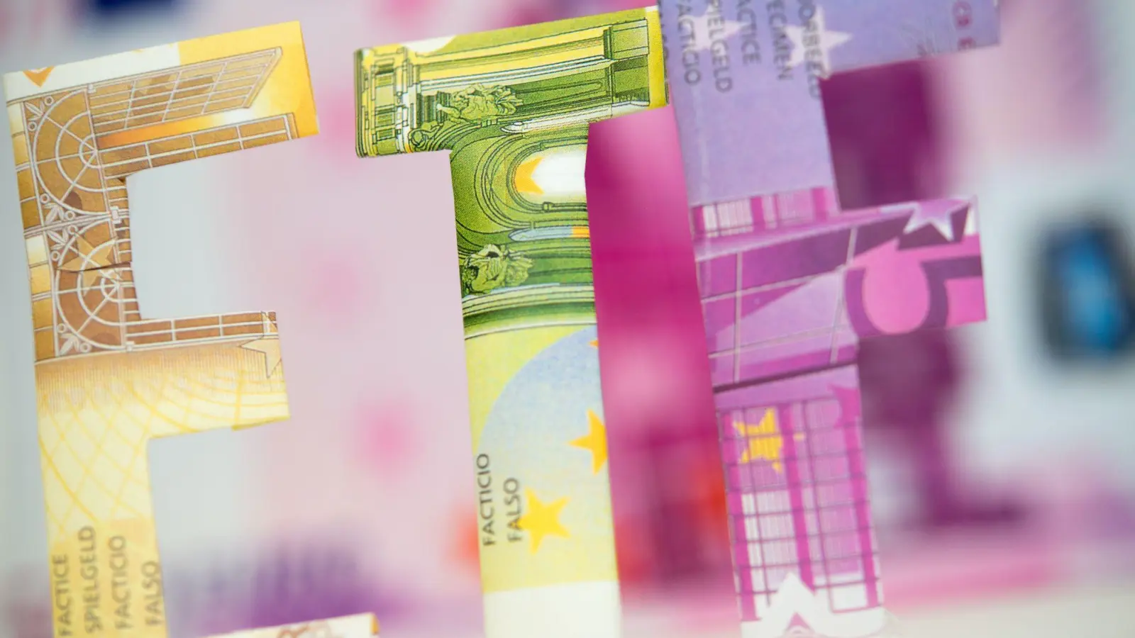 Welt-ETF mit breiter Streuung: Der Vanguard FTSE Global All-Cap UCITS ETF umfasst große, mittlere und kleine Unternehmen aus Industrie- und Schwellenländern. (Foto: Andrea Warnecke/dpa-tmn)