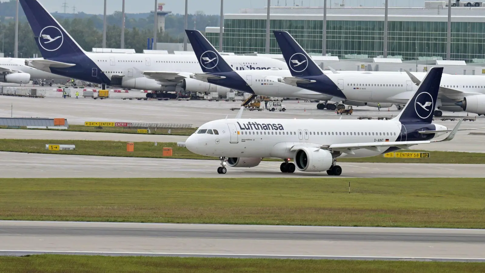 Die Lufthansa muss vor Gericht eine Niederlage hinnehmen (Archivbild) (Foto: Malin Wunderlich/dpa)