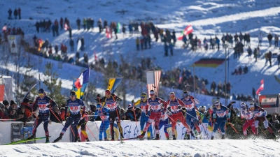 Mit der Staffel enden die Männer-Wettbewerbe in Hochfilzen. (Foto: Matthias Schrader/AP/dpa)