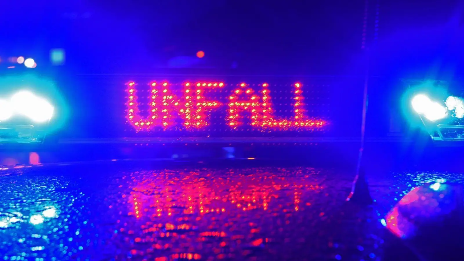 Nach stundenlanger Sperrung ist die A9 bei Bayreuth wieder frei. (Symbolbild) (Foto: Stefan Puchner/dpa)