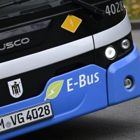 Bei der Umrüstung auf E-Busse liegt München nach einer Untersuchung im Mittelfeld. (Archivbild) (Foto: Angelika Warmuth/dpa)