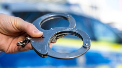 Der Angreifer sitzt mittlerweile in Untersuchungshaft. (Symbolbild) (Foto: David Inderlied/dpa)