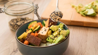 Um angebliche und tatsächliche Gesundheitsrisiken von Soja und Sojaprodukten ranken sich viele Mythen. (Foto: Christin Klose/dpa-tmn)