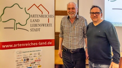 Referierten bei einer Informationsveranstaltung zur Nahversorgung in der Region (von links): Heiner Sindel und Lothar Beckler. (Foto: Günter Schmidt)