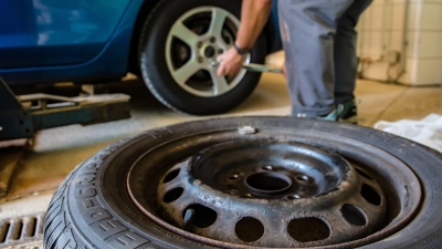 Ein oft unterschätzter Faktor sind ausgewuchtete Räder. Werkstätten bieten diesen Service an, um einen gleichmäßigen Lauf der Reifen zu gewährleisten. (Foto: Pixabay)