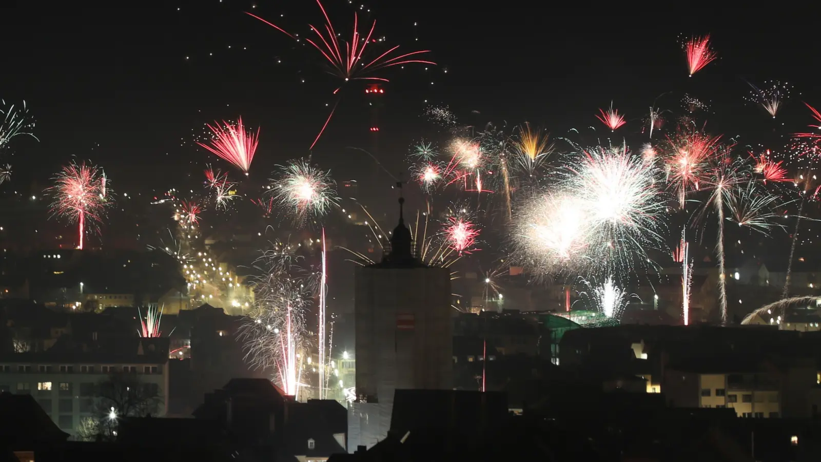 In Ansbach wurde der Feinstaub-Grenzwert in der Silvesternacht kurzzeitig stark überschritten. (Foto: Alexander Biernoth)