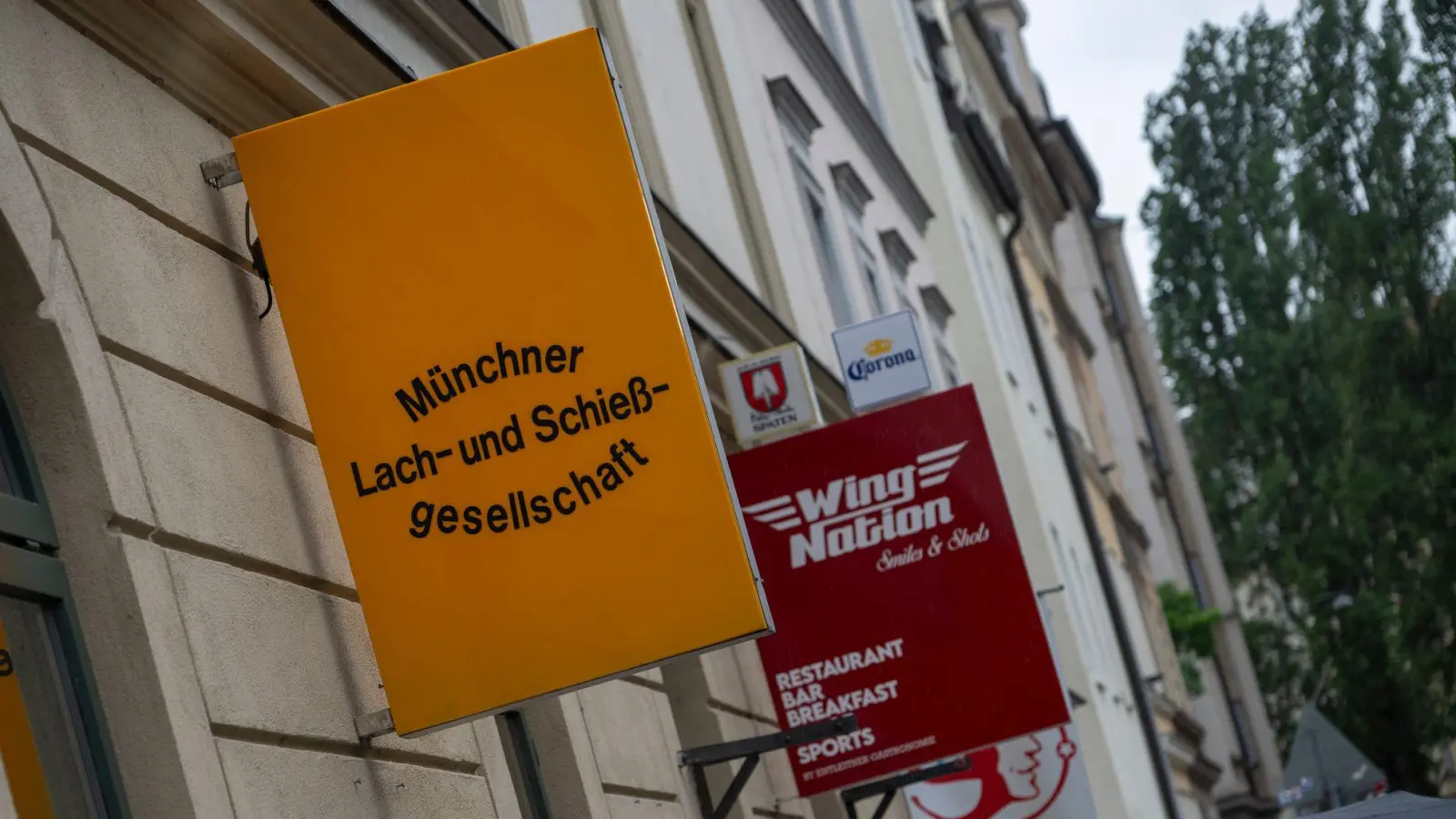 Die Lach- und Schießgesellschaft wird aus Schwabing umziehen. (Archivbild) (Foto: Stefan Puchner/dpa)