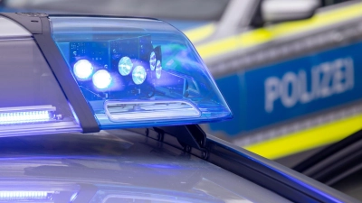 Die Ermittlungen der Polizei sollen klären, ob die Autofahrerin eine Mitschuld trägt. (Symbolbild) (Foto: Daniel Karmann/dpa)