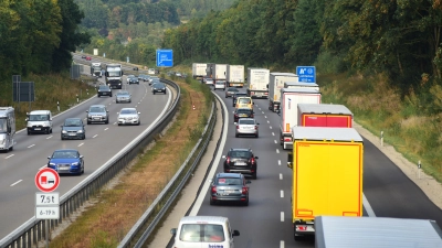Stockender Verkehr auf der A6 bei Lichtenau: So könnten die Autobahnen ab Ferienbeginn wieder aussehen. (Archivbild: Jim Albright)