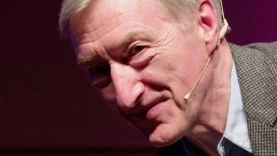 Julian Barnes nimmt Abschied - er hat seinen letzten Roman veröffentlicht. (Archivbild) (Foto: Henning Kaiser/dpa)