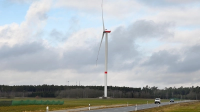 Seit 2021 steht das Windrad unweit des Ortsteils Strüth. 2026 soll ein zweites Exemplar dazukommen. (Archivfoto: Jim Albright)