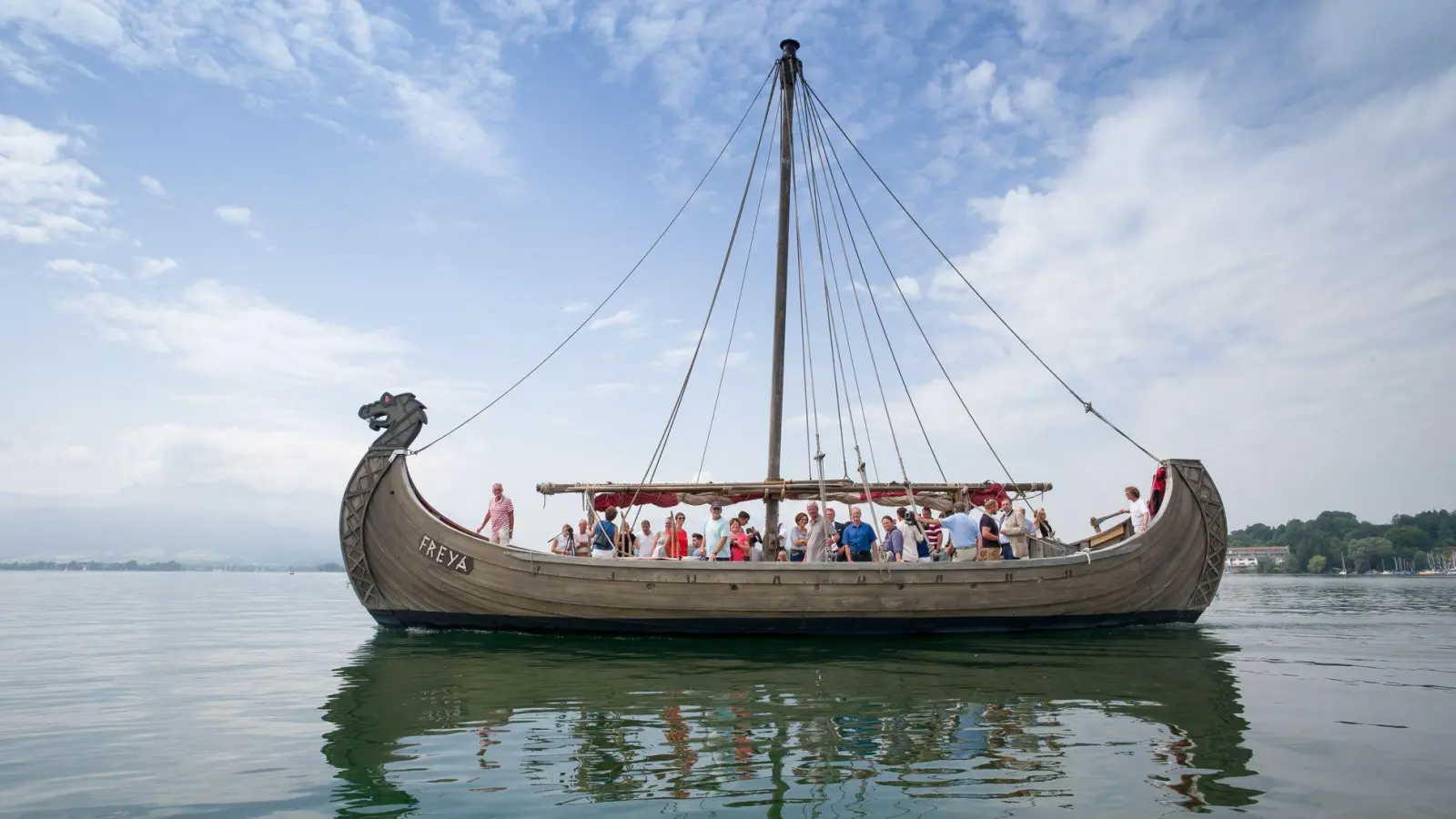 Das Wikingerschiff „Freya“ ist gesunken. (Archivfoto) (Foto: picture alliance / Peter Kneffel/dpa)