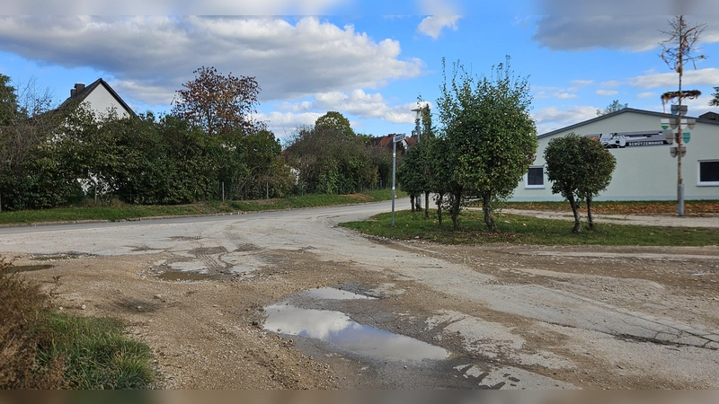 Der Stadtrat von Ornbau hat relativ spontan entschieden, einen Teil der Weidenbacher Straße heuer noch instand setzen zu lassen. (Foto: Wolfgang Grebenhof)