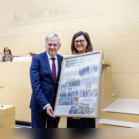 Mehr als 16.000 Tage ist Karl Freller (CSU) nun schon Landtagsabgeordneter. (Foto: Matthias Balk/Bayerischer Landtag/dpa)