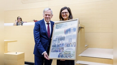 Mehr als 16.000 Tage ist Karl Freller (CSU) nun schon Landtagsabgeordneter. (Foto: Matthias Balk/Bayerischer Landtag/dpa)
